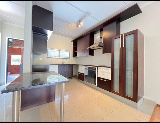 2 BEDROOM APARTMENT FOR SALE IN ATHOLL